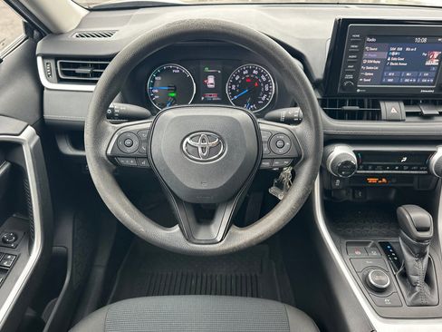 Used 2021 Toyota RAV4 LE AWD/4WD image 14