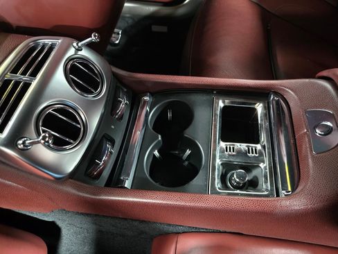 Used 2015 Rolls-Royce Wraith image 35