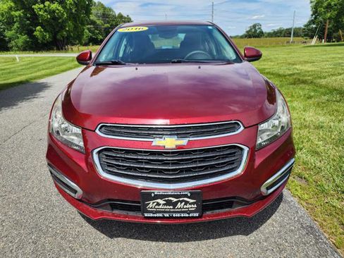 Used 2016 Chevrolet Cruze LT FWD image 3