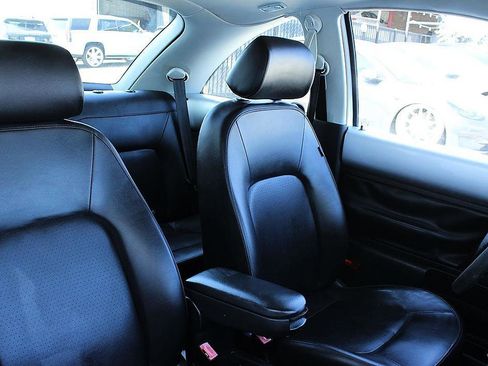 Used 2008 Volkswagen Beetle SE image 17