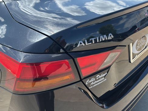 Used 2025 Nissan Altima 2.5 SV FWD image 20
