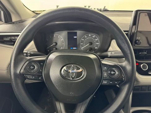 Used 2024 Toyota Corolla Cross L image 26