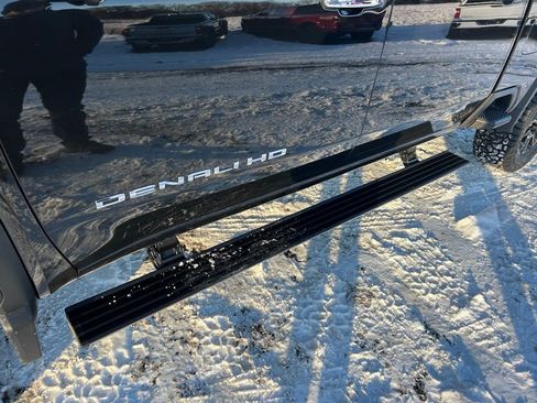 Used 2022 GMC Sierra 2500 Denali w/ Denali Black Diamond Edition image 26