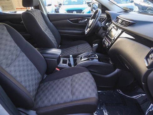 Used 2021 Nissan Rogue Sport SV image 16