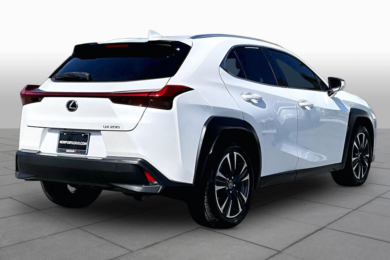 Used 2019 Lexus UX 200 w/ Premium Package FWD image 12