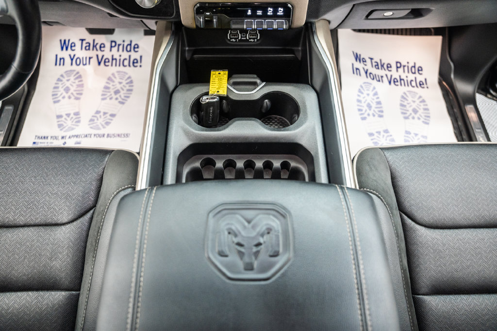 Used 2020 RAM 1500 Laramie AWD/4WD image 32