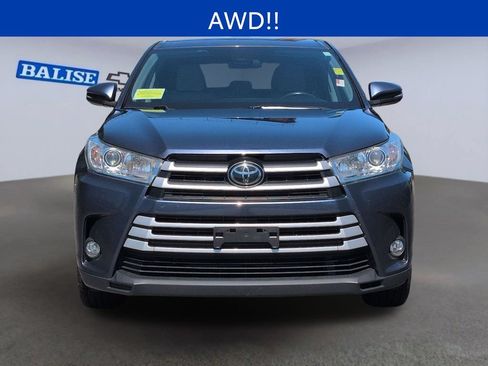 Used 2017 Toyota Highlander Plus AWD/4WD image 9