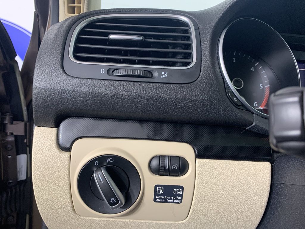 Used 2012 Volkswagen Jetta TDI FWD image 17
