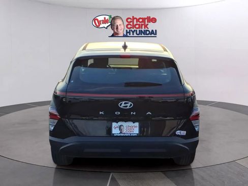 New 2026 Hyundai Kona SE FWD image 4