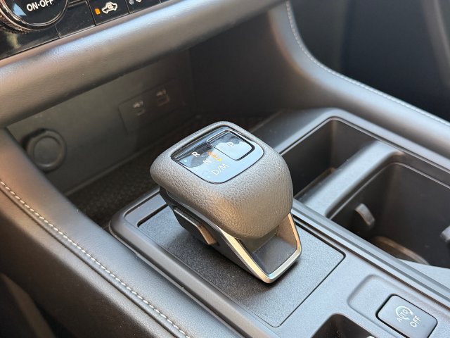 Used 2023 Nissan Pathfinder S FWD image 23