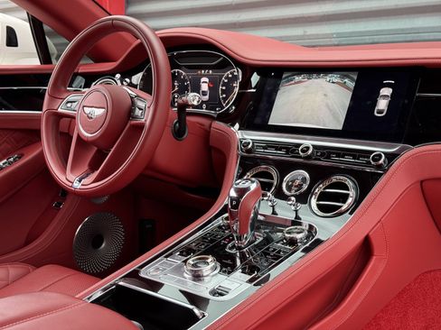 Used 2020 Bentley Continental GT image 18