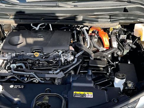 Used 2022 Toyota Sienna XSE image 9