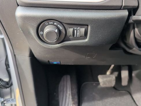 New 2026 Chrysler Voyager LX FWD image 20