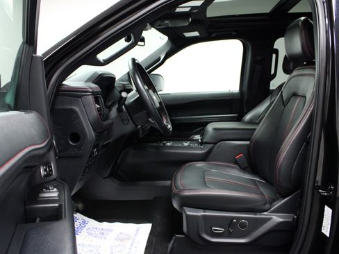 Used 2024 Ford Expedition Limited image 12