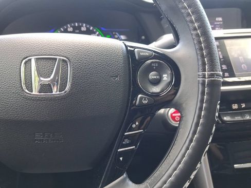 Certified 2017 Honda Accord Touring image 30
