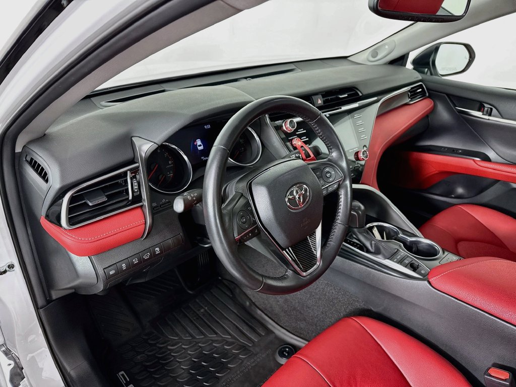 Used 2019 Toyota Camry XSE FWD image 4