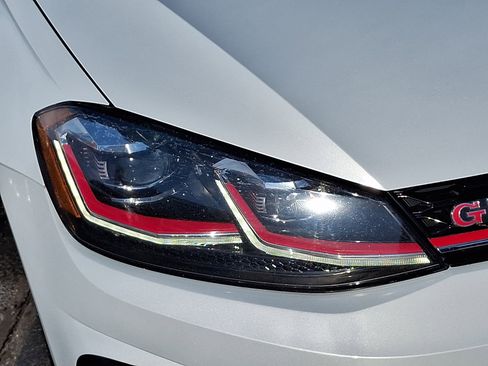 Used 2019 Volkswagen GTI SE image 9