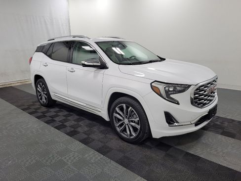 Used 2019 GMC Terrain Denali w/ Driver Alert Package II FWD image 11