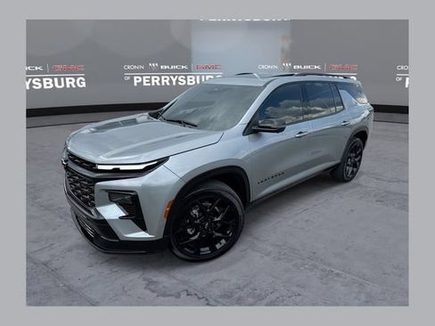 Used 2026 Chevrolet Traverse RS w/ LPO, Floor Liner Package AWD/4WD image 1