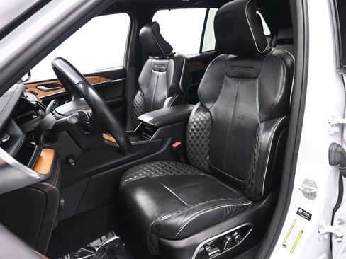 Used 2022 Jeep Grand Cherokee Summit AWD/4WD image 12