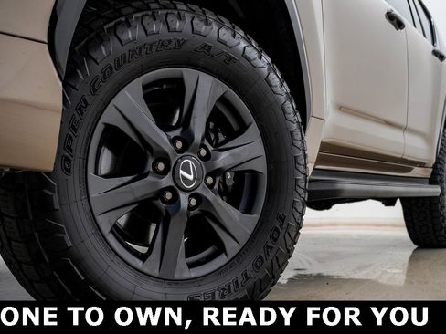 Used 2025 Lexus LX 700h Overtrail image 5