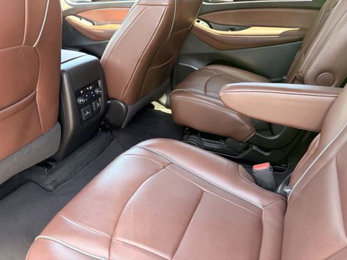 Used 2018 Buick Enclave Avenir w/ Avenir Technology Package FWD image 14