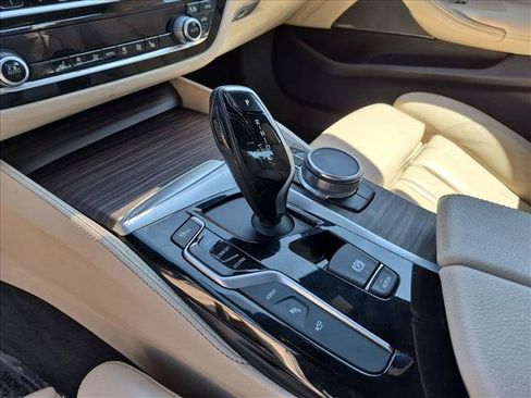 Used 2018 BMW 530e RWD image 12