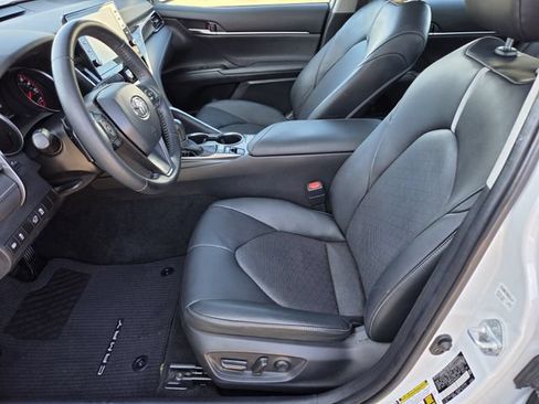 Used 2021 Toyota Camry XSE FWD image 11