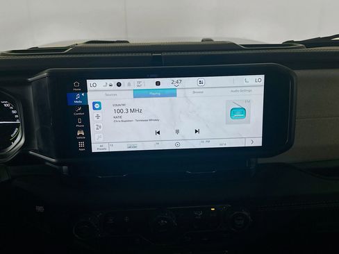 Used 2025 Jeep Wrangler Sahara w/ Safety Group image 21