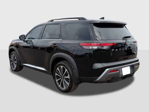 New 2026 Nissan Pathfinder Platinum FWD image 3