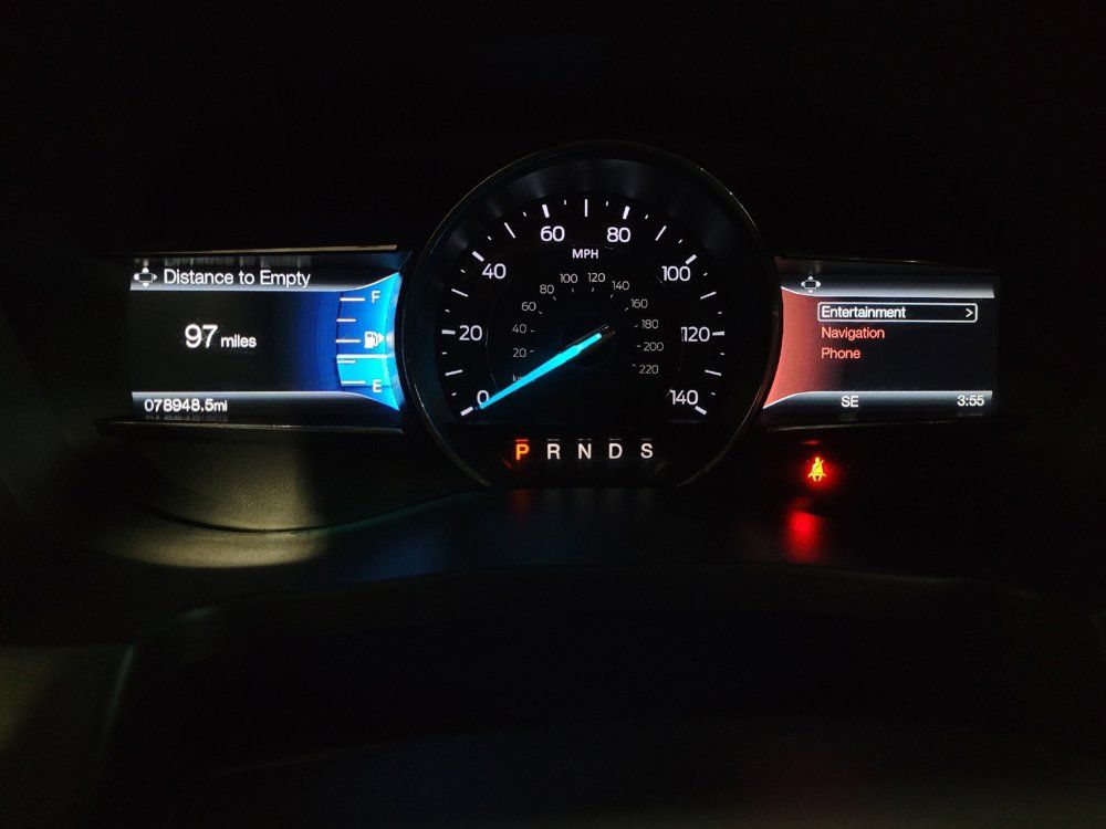 Used 2016 Ford Explorer XLT w/ Equipment Group 202A AWD/4WD image 23