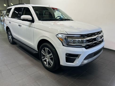 Used 2024 Ford Expedition Limited AWD/4WD image 2