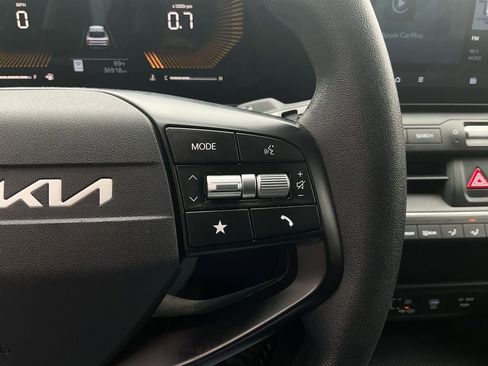 Used 2025 Kia K4 FWD image 33