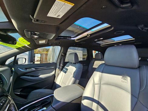 Used 2023 Buick Enclave Essence image 27