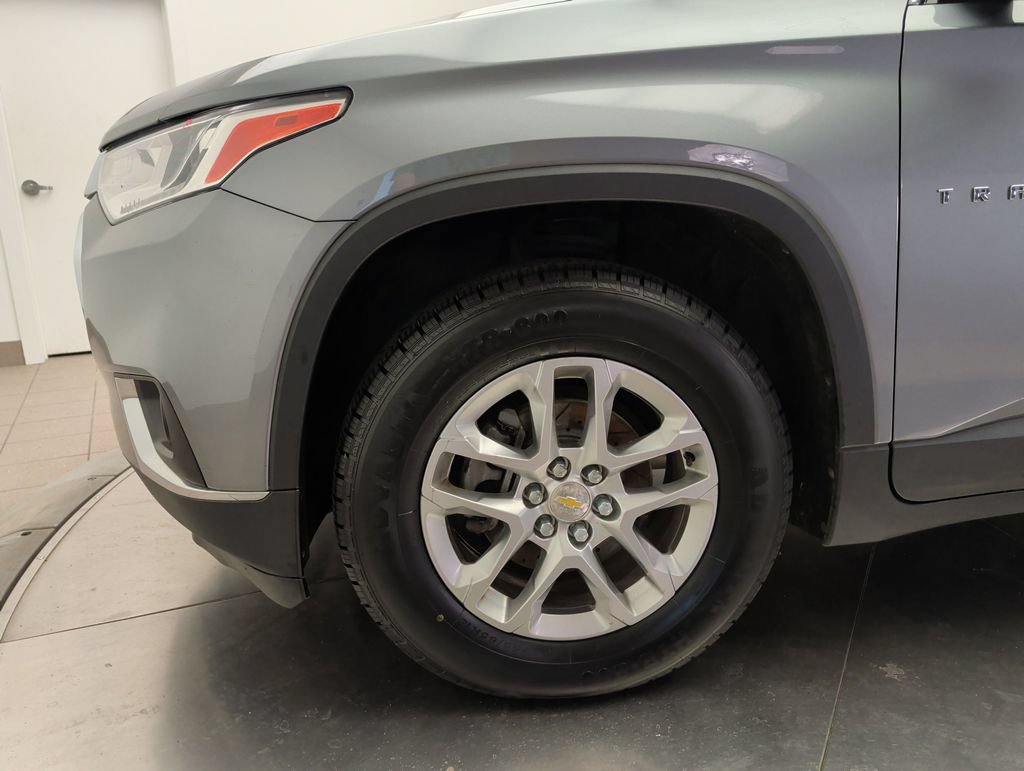 Used 2019 Chevrolet Traverse LT FWD image 32