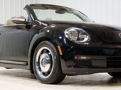 Used 2013 Volkswagen Beetle 2.5 image 1