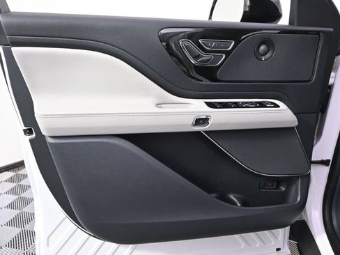 New 2026 Lincoln Aviator Reserve AWD/4WD image 22