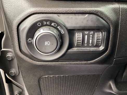 Used 2020 Jeep Wrangler Sport AWD/4WD image 21