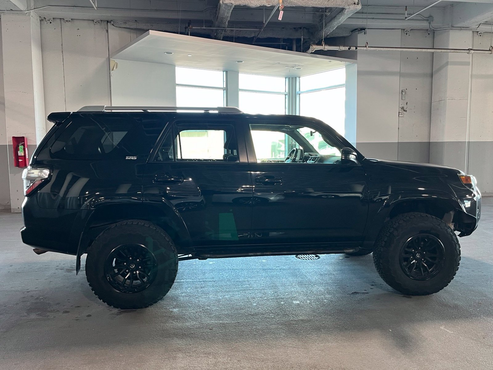 Used 2014 Toyota 4Runner SR5 AWD/4WD image 11