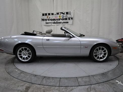 Used 2001 Jaguar XKR Convertible image 6