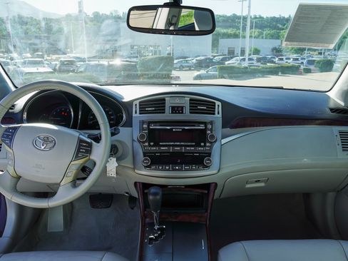 Used 2011 Toyota Avalon FWD image 32