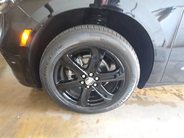 Used 2023 Buick Enclave Essence w/ Sport Touring Edition FWD image 28