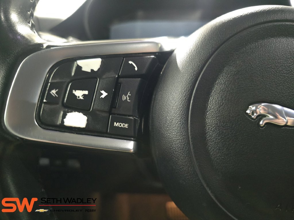 Used 2020 Jaguar E-PACE SE AWD/4WD image 18