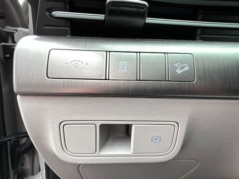 Used 2025 Hyundai Kona SEL AWD/4WD image 12
