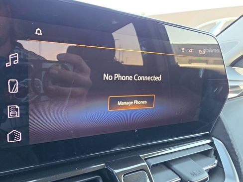 Used 2025 Chevrolet TrailBlazer LT AWD/4WD image 24