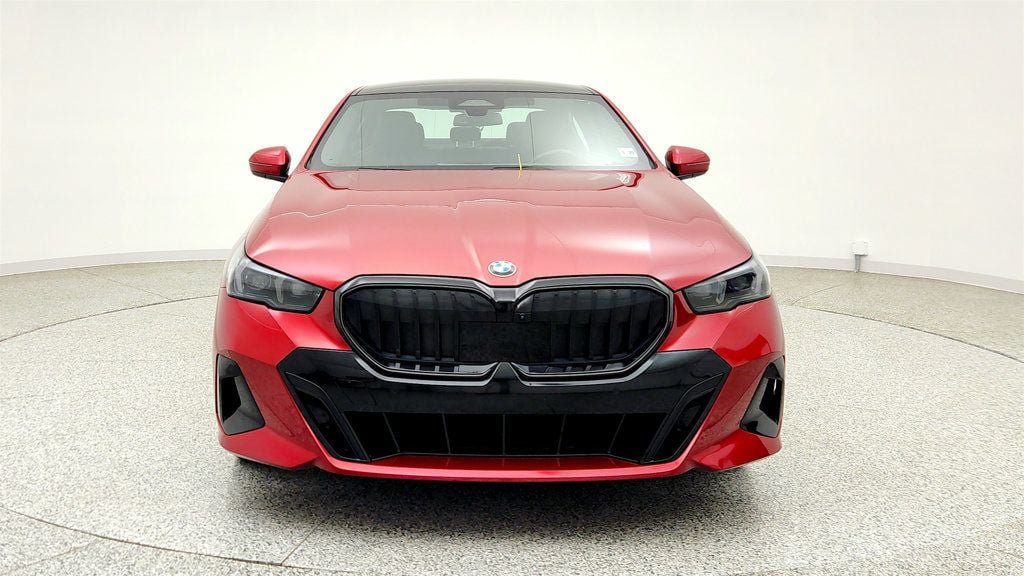 Used 2024 BMW 540i xDrive w/ Premium Package AWD/4WD image 2