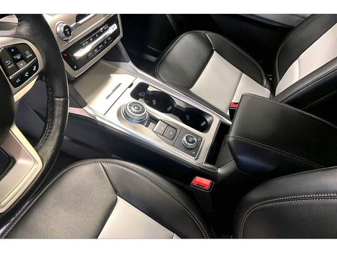 Used 2023 Ford Explorer XLT w/ Equipment Group 202A AWD/4WD image 19