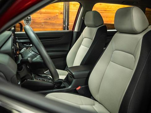 Used 2024 Honda CR-V EX image 9