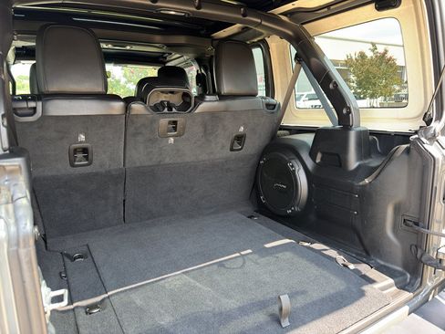 Used 2020 Jeep Wrangler Unlimited Rubicon AWD/4WD image 16