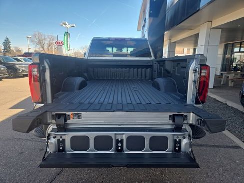 New 2026 GMC Sierra 3500 SLT w/ SLT Premium Package image 18